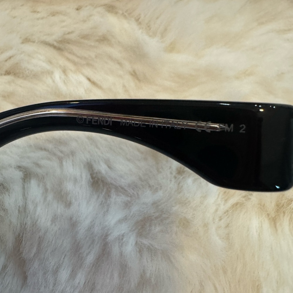 Fendi Black Gradient Square Oversized Sunglasses - Picture 5 of 12
